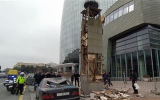 В Баку прогремел взрыв напротив здания парламента