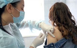 Стипендиатам программы "Болашак" разрешили сделать вакцинацию препаратами, одобренными ВОЗ