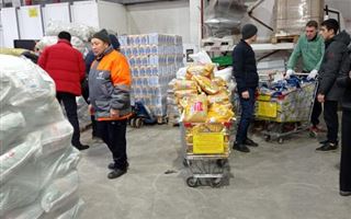Алматинским волонтерам угрожали за то, что они помогают людям