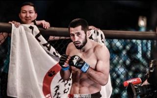 Казахский боец выступит на турнире Хабиба Нурмагомедова 