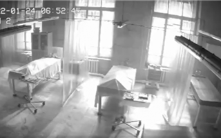 "Оживший труп" в российском морге попал на видео и взбудоражил Интернет