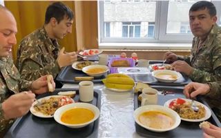 Плов да каша – пища наша: чем кормили в Казахстане миротворцев ОДКБ