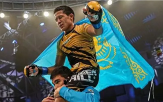 Казахстанский боец MMA стал трехкратным чемпионом мира 