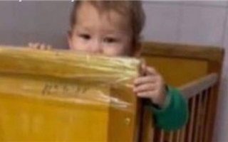 Двухлетнего ребенка бросили в алматинской больнице на 4 месяца