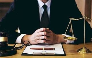 "Если бы вы были едиными казахами, то не делали бы деньги на нищих" - журналист об адвокатах