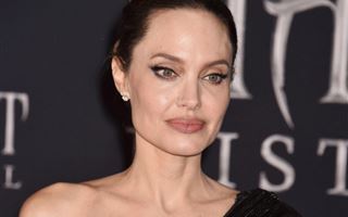 Анджелина Джоли выступила в поддержку жертв домашнего насилия