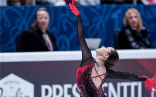 Замешанная в допинговом скандале фигуристка Валиева со слезами выиграла короткую программу на Олимпиаде