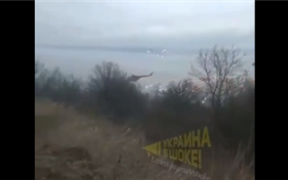 Страшные кадры стреляющих вертолётов в Киевской области появились в Сети