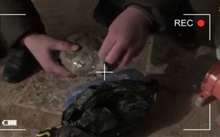 Синтетические наркотики в особо крупном размере изъяли у жителя Атырау