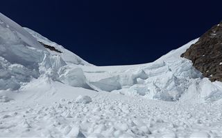 Алматинцев и гостей мегаполиса предупредили об опасности схода лавин в горах