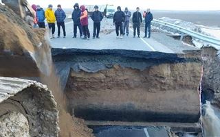 В Актюбинской области смыло часть дороги