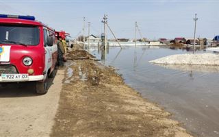 80 домов затопило из-за паводков в Казахстане 