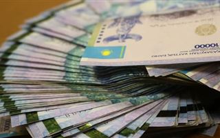 В Караганде мужчина похитил деньги со счета пенсионерки