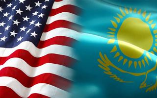 Москва не планирует втягивать Казахстан в конфликт с Западом, но была бы расстроена введением санкций от своего союзника - эксперт