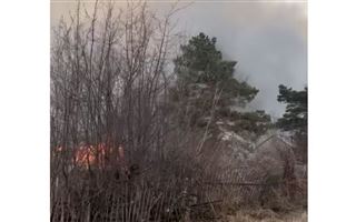 В Петропавловске загорелись дачи в Заречном посёлке