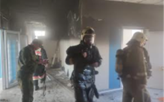 Пятеро детей оказались в больнице в результате пожара в школе Павлодара