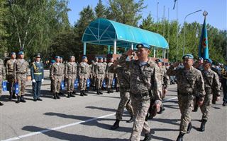 Свыше 100 военнослужащих срочной службы Алматинской бригады Десантно-штурмовых войск уволено в запас