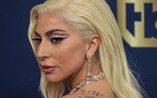 Леди Гага анонсировала новую песню к фильму «Топ Ган: Мэверик» Hold My Hand