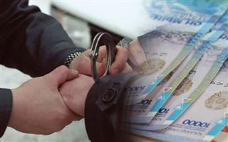 В Карагандинской области лжеполицейские фотографировали документы людей и оформляли на них кредиты