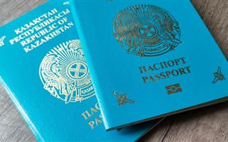 За тройное гражданство из Казахстана выдворили женщину