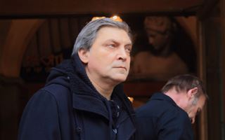 В России суд заочно арестовал журналиста Александра Невзорова
