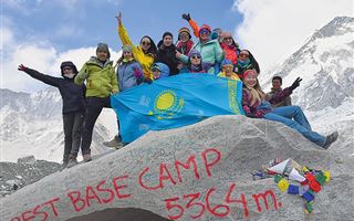 "Высота ломает любого". Подробности путешествия казахстанцев в базовый лагерь Эвереста