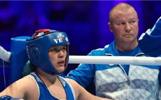 Казахстанская боксерша Дина Жоламан прошла первый круг чемпионата мира