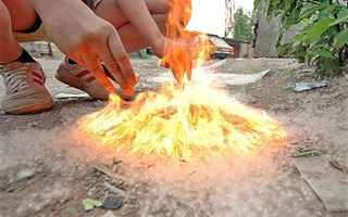 В Павлодаре дети играли с пухом и сожгли дом