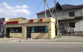 Программа "100 мест уличной торговли" в Таразе приостановлена и сопровождается скандалами