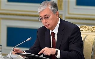 Глава государства присвоил ряду казахстанцев звание «Қазақстанның еңбек сіңірген қайраткері»