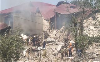 "Скорые" шли нескончаемым потоком: подробности взрыва возле роддома в Шымкенте 