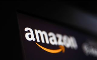 Руководитель Amazon подал в отставку после 23 лет работы - СМИ