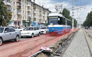Трамвайные пути ремонтируют в Усть-Каменогорске впервые за 40 лет