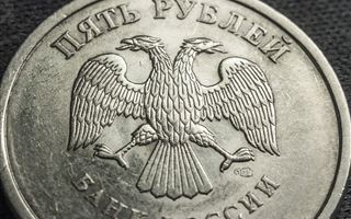 Тенге слабеет слишком быстро: эксперт рассказал, к чему ведет удорожание рубля