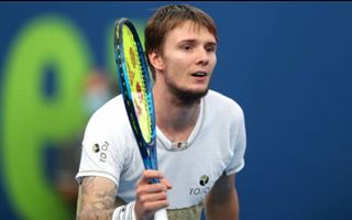 Лучший теннисист Казахстана не смог выйти в полуфинал турнира в Истбурне