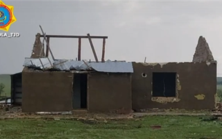 Сильным ветром сорвало крыши домов в Зерендинском районе