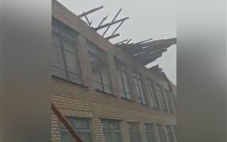Ураган сорвал крышу сельской школы в СКО