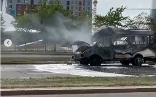 ГАЗель сгорела дотла в столице Казахстана