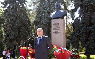 День памяти Динмухамеда Кунаева прошел в Алматы