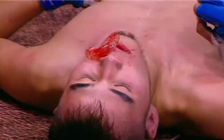 Боксёр по прозвищу "Казахский стиль" зрелищно нокаутировал противника - видео