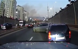 "Засмотрелся на пожар" - в Алматы случилось очередное ДТП