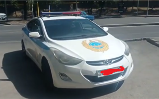 В Алматы задержали водителя поддельной патрульной машины