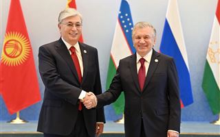 Президента Касым-Жомарта Токаева встретил Президент Республики Узбекистан Шавкат Мирзиёев