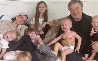 64-летний Алек Болдуин стал отцом в восьмой раз