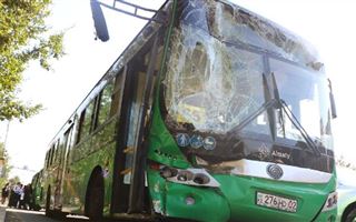 Массовое ДТП с участием автобуса произошло в Алматы