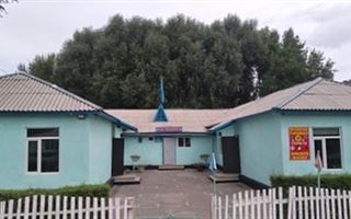 "Как после бомбежки" - состояние школы в Алматинской области шокировало казахстанцев