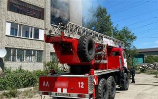 В Усть-Каменогорске из-за пожара в многоэтажном доме эвакуировали 30 человек