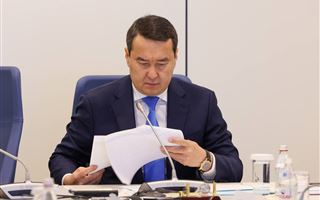 Алихан Смаилов провел совещание по вопросам комплексного социально-экономического развития Туркестанской области