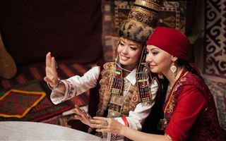 Многоженство у казахов и кыргызов: названы главные отличия