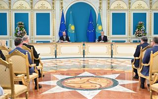Президент Казахстана и глава ЕС провели брифинг для СМИ
